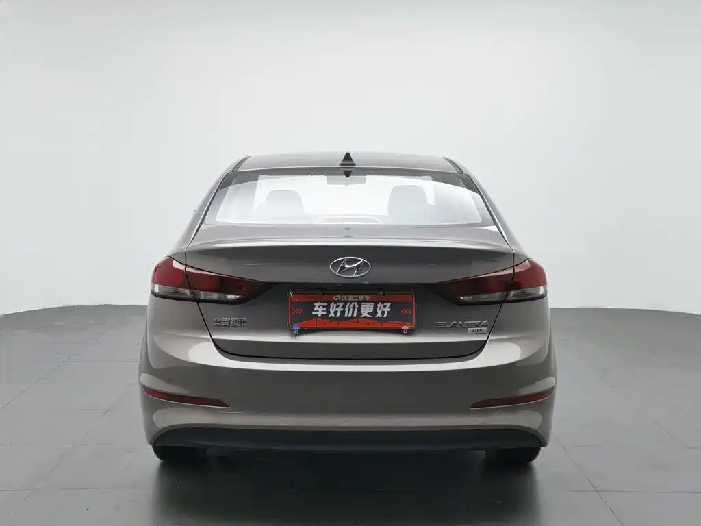 Hyundai Elantra 2016 — фото 4