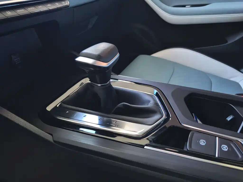 Geely Emgrand S 2023 — фото 6