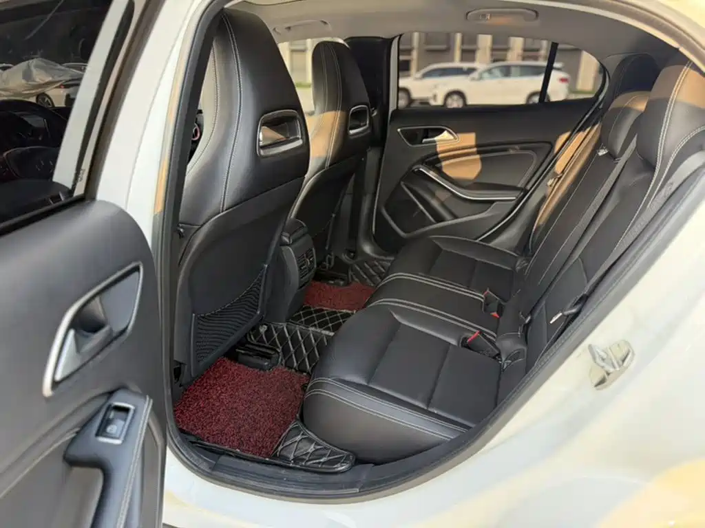 Mercedes-Benz GLA 2015 — фото 11