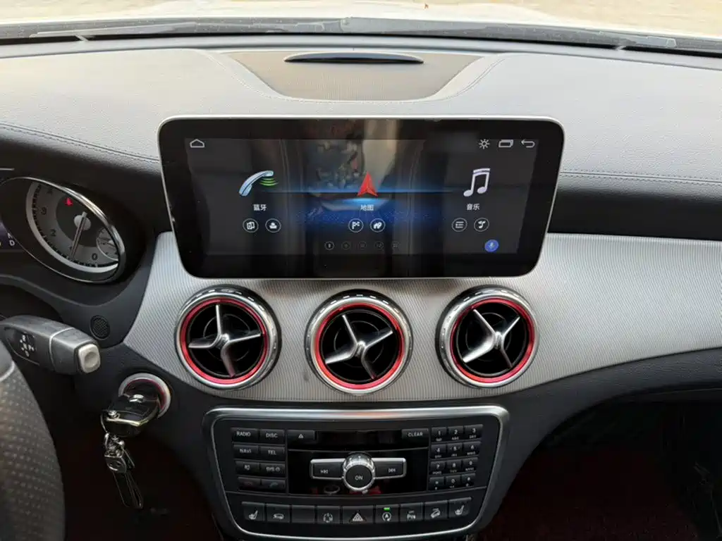 Mercedes-Benz GLA 2015 — фото 17