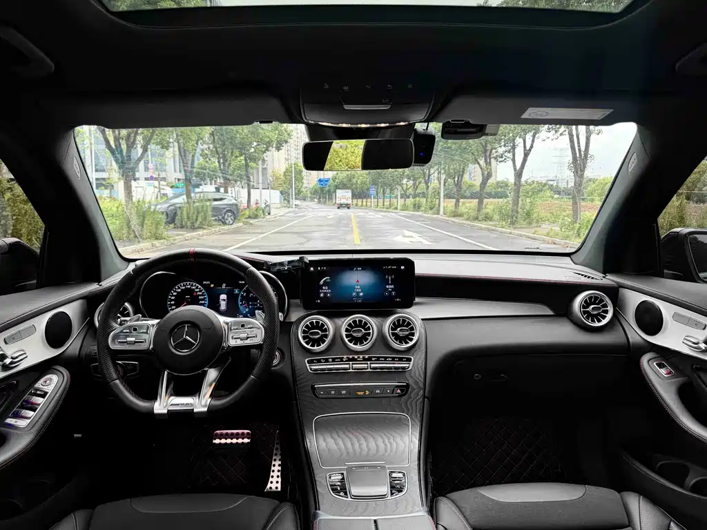 Mercedes-Benz GLC AMG 2022 — фото 9