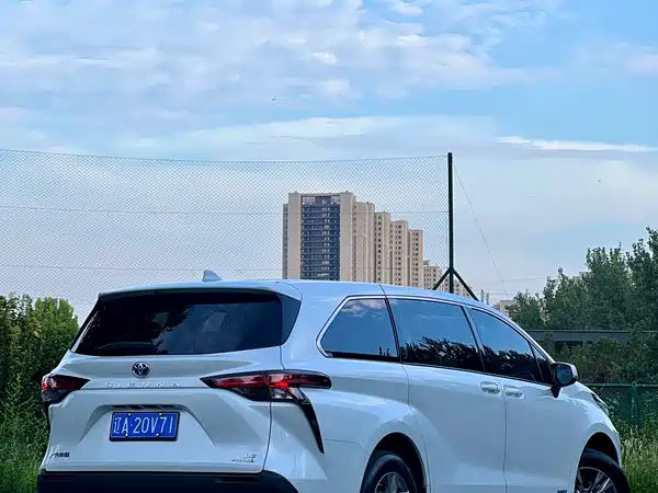 Toyota Sienna 2024