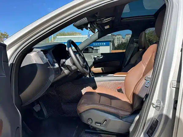 Volvo XC60 2024