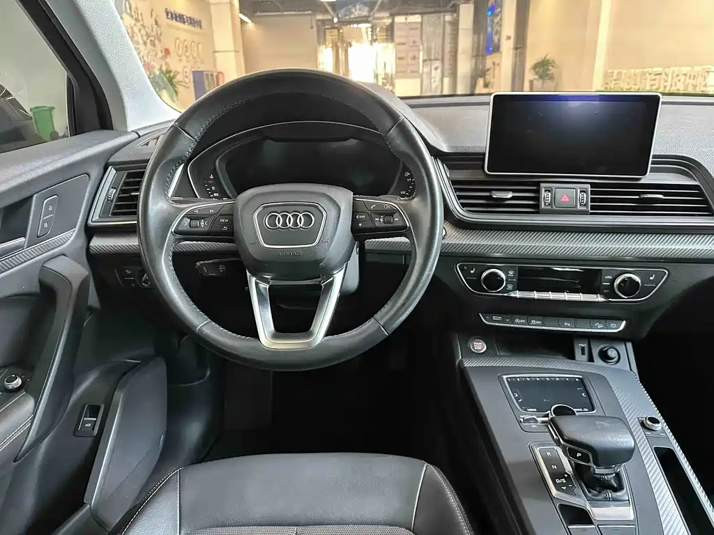 Audi Q5L 2019 — фото 13