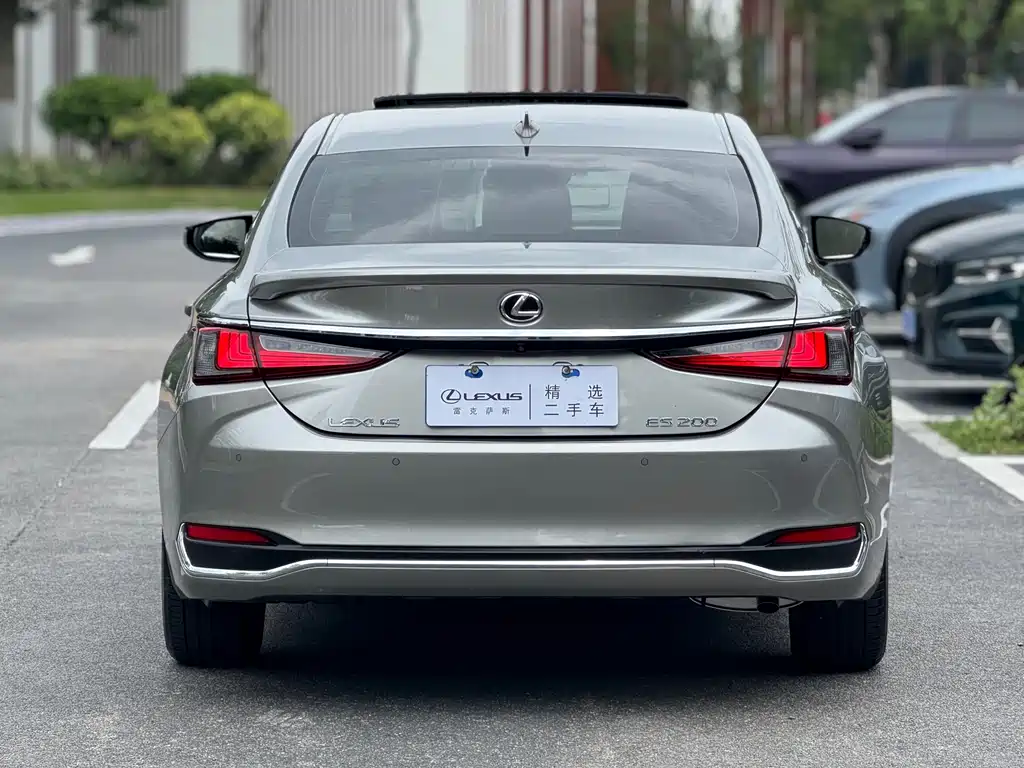 Lexus ES 2023 — фото 14