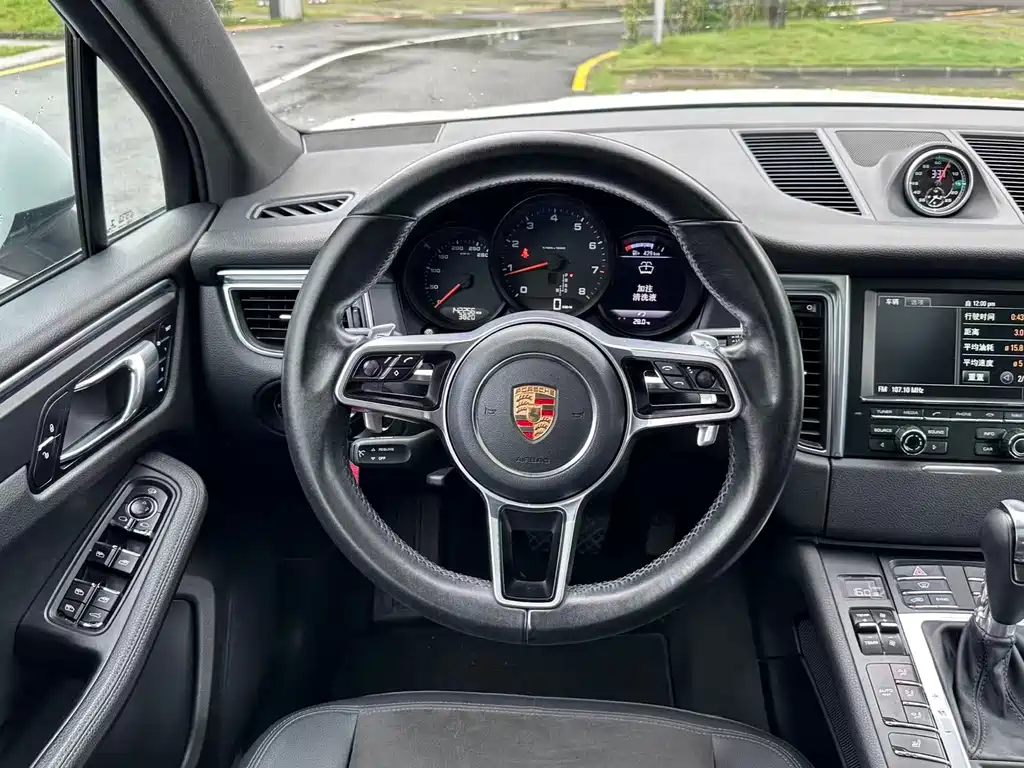 Porsche Macan 2014 — фото 8