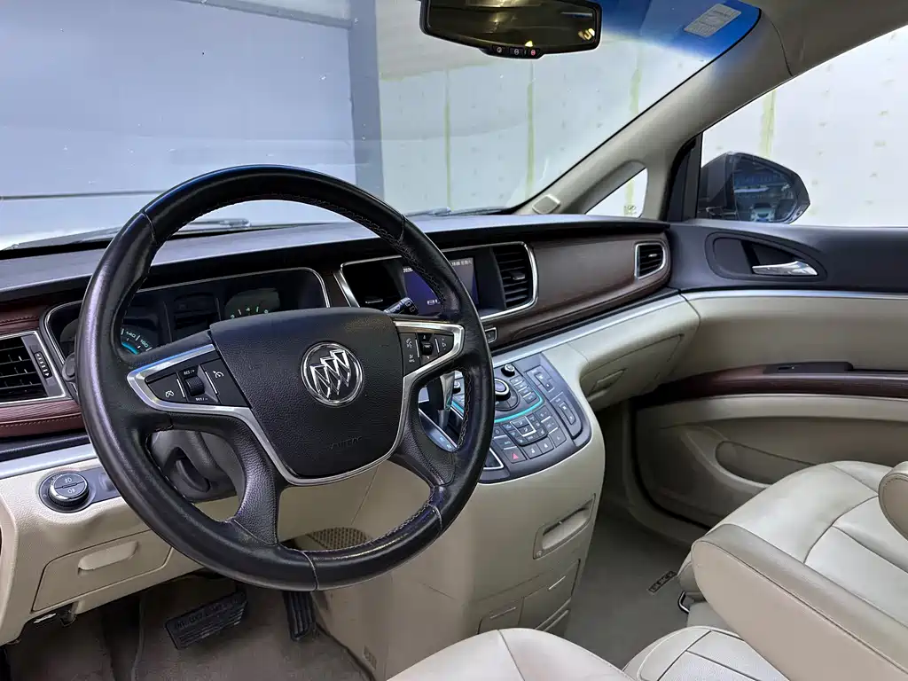 Buick GL8 2016 — фото 16