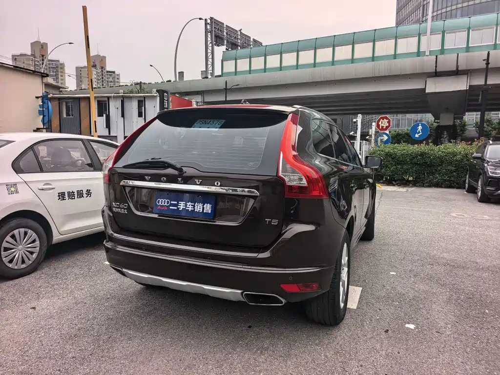 Volvo XC60 2017 — фото 4