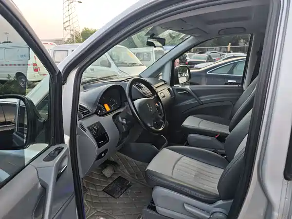 Mercedes-Benz Vito 2010