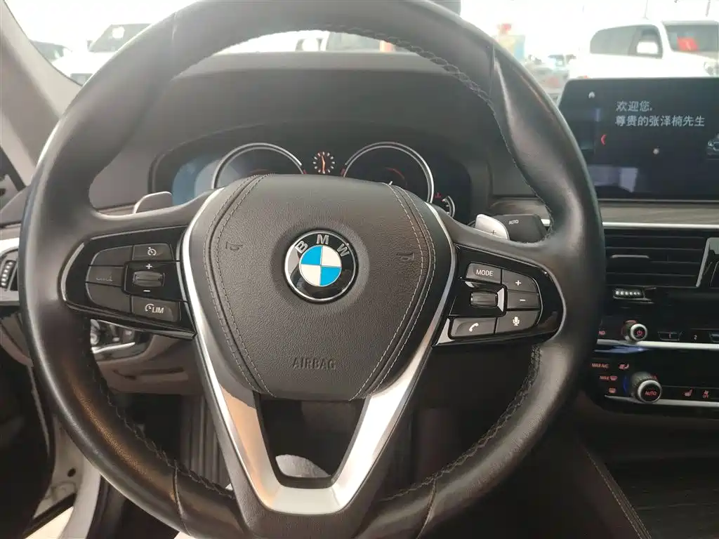 BMW 5 Series 2018 — фото 9