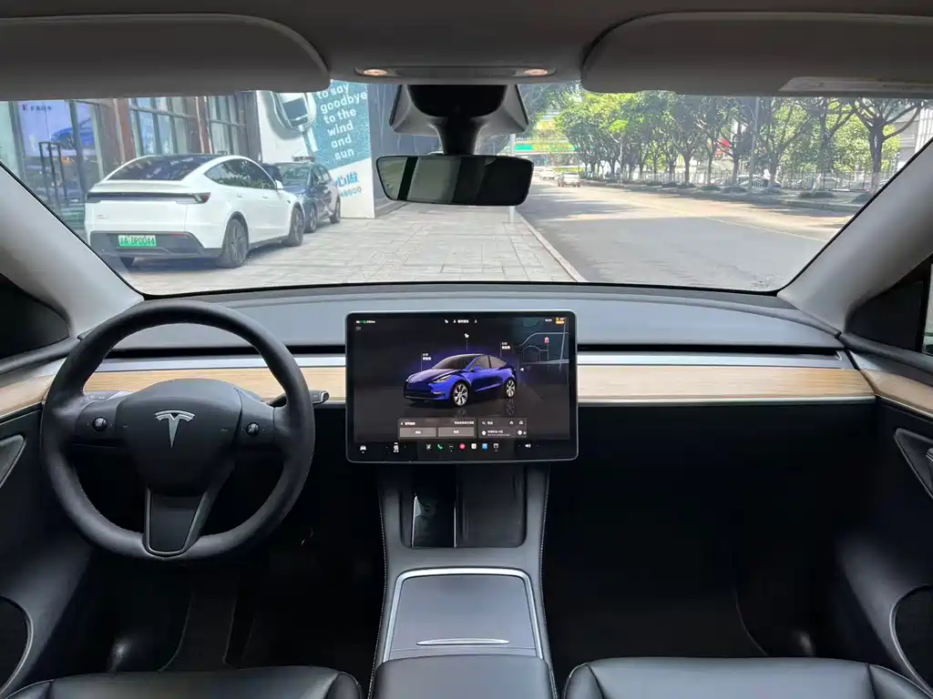 Tesla Model Y 2022 — фото 9