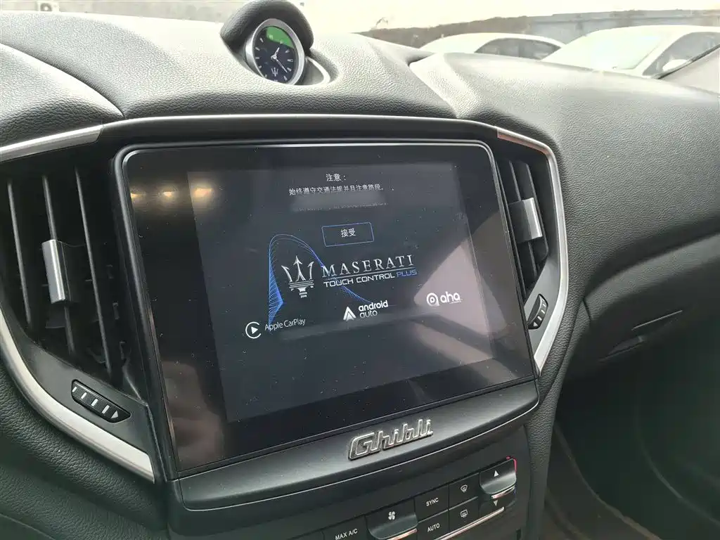Maserati Ghibli 2016 — фото 16