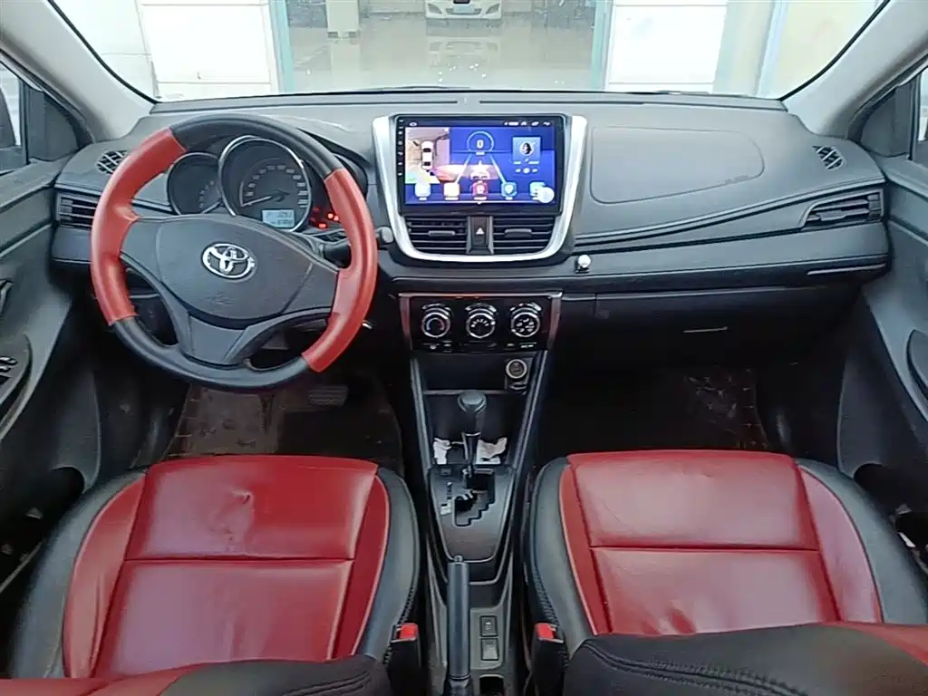 Toyota Yaris L 2021 — фото 10