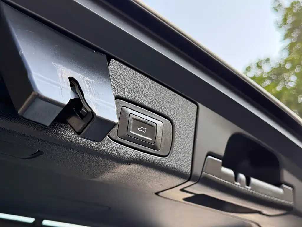 Volvo XC60 2019 — фото 15