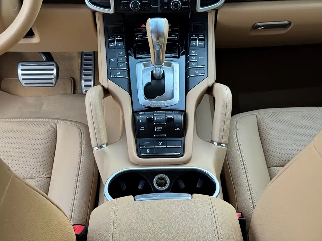 Porsche Cayenne 2015 — фото 14