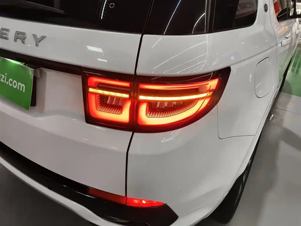 Land Rover Discovery Sport 2024 — фото 8