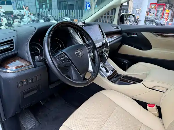 Toyota Alphard 2022