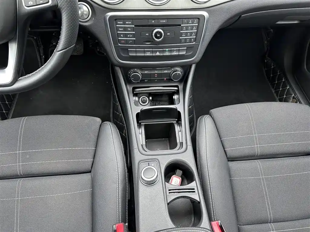 Mercedes-Benz CLA 2016 — фото 16