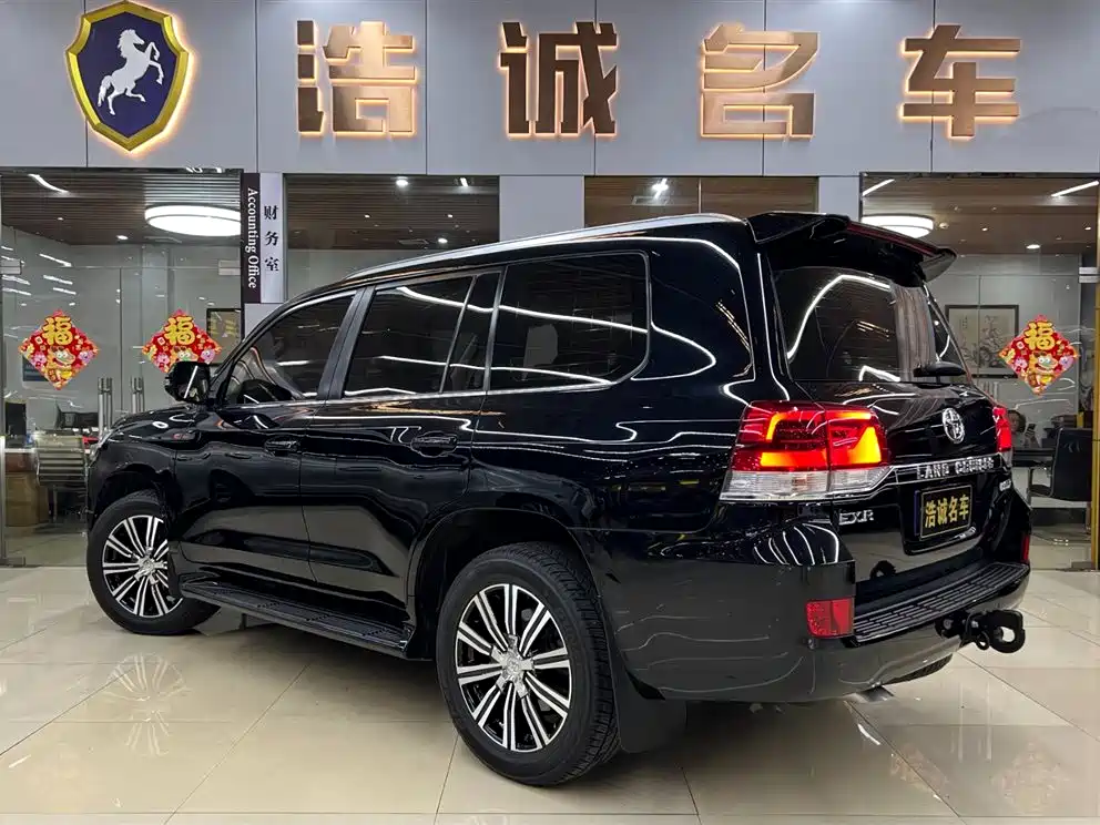 Toyota Land Cruiser 2017 — фото 4