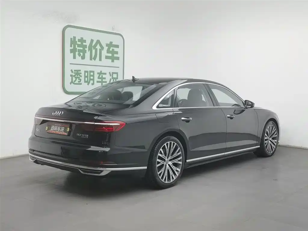 Audi A8 2021 — фото 2