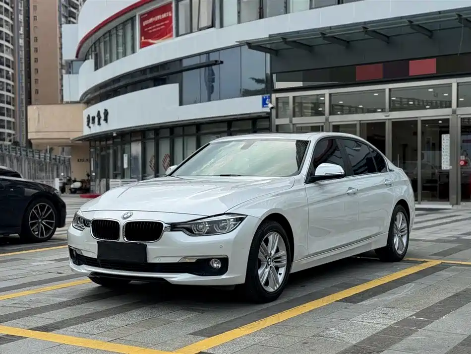 BMW 3 Series 2016 — фото 1