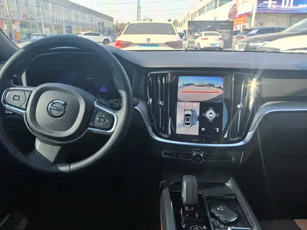 Volvo S60 2023