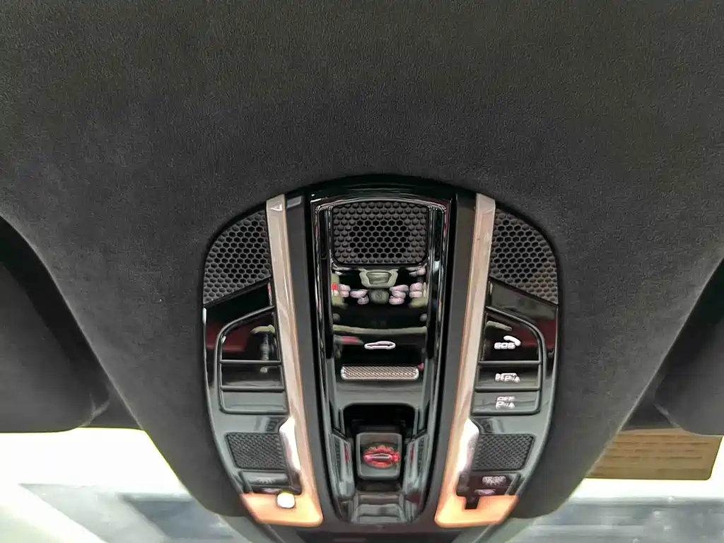 Porsche Cayenne 2018 — фото 18