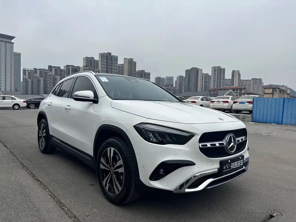 Mercedes-Benz GLA 2024 — фото 3