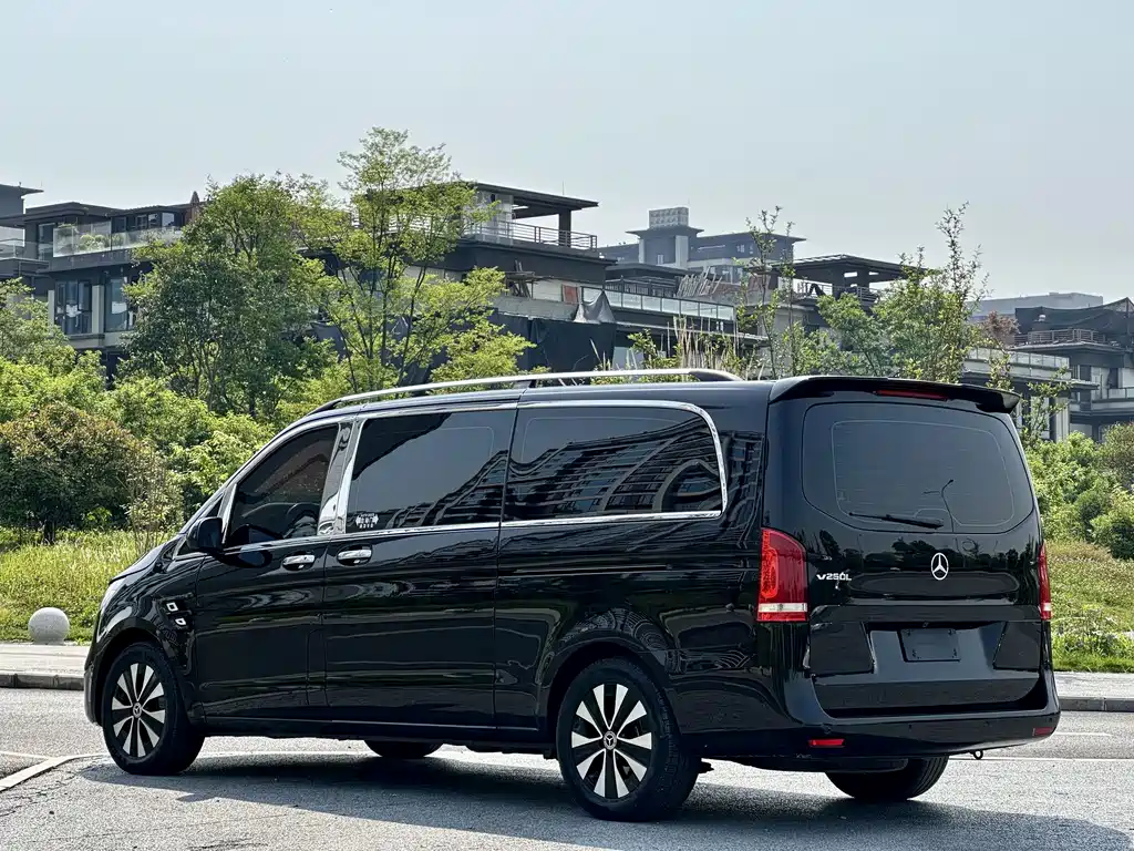 Mercedes-Benz Vito 2022 — фото 4