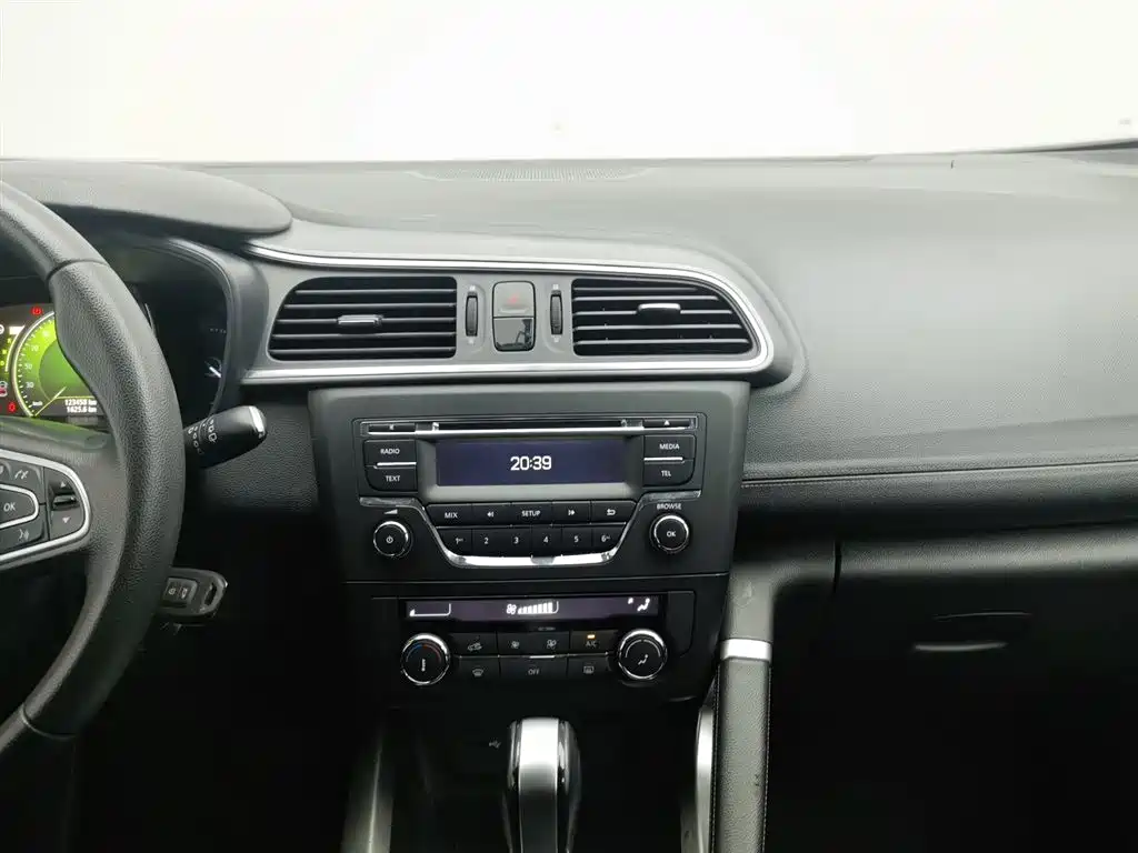 Renault Kadjar 2017 — фото 12
