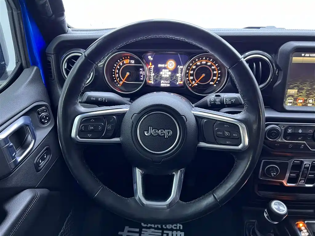 Jeep Wrangler 2023 — фото 15