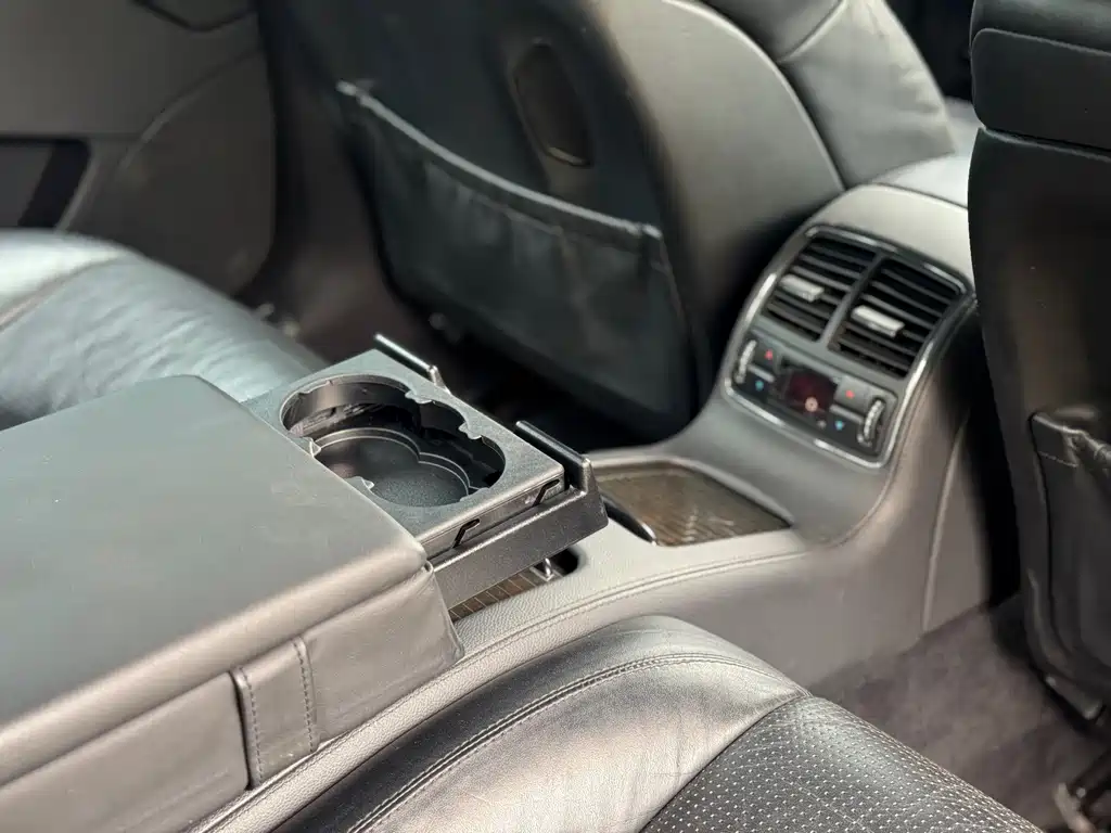 Mercedes-Benz CLS AMG 2010 — фото 24