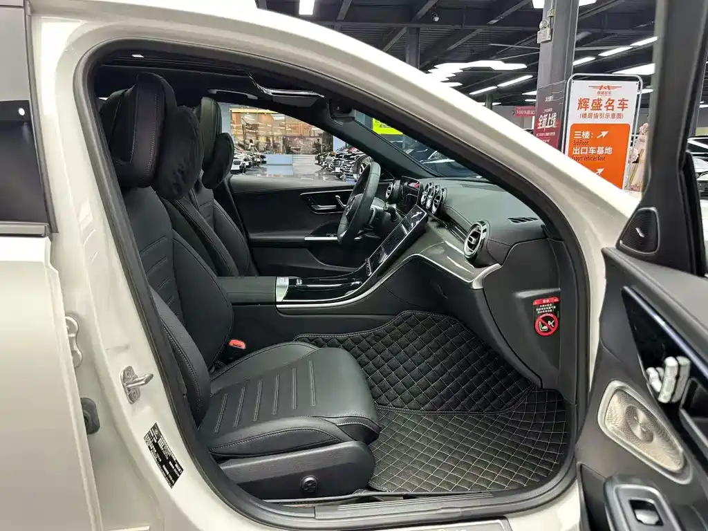 Mercedes-Benz C-Class 2023 — фото 7