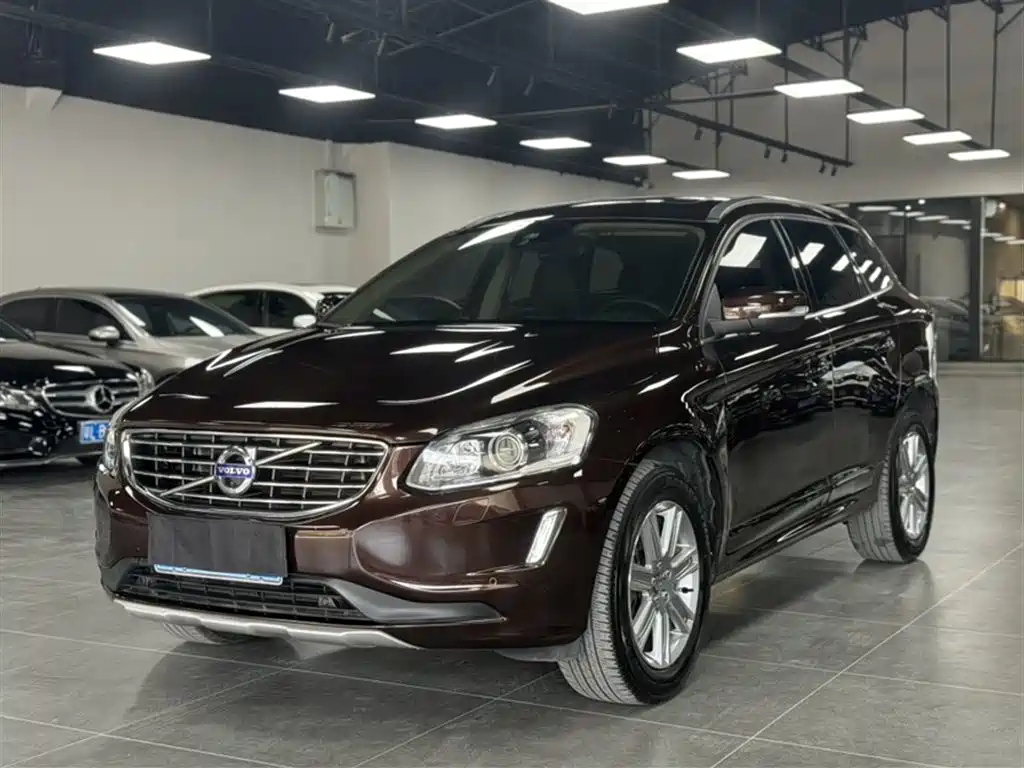 Volvo XC60 2017 — фото 1