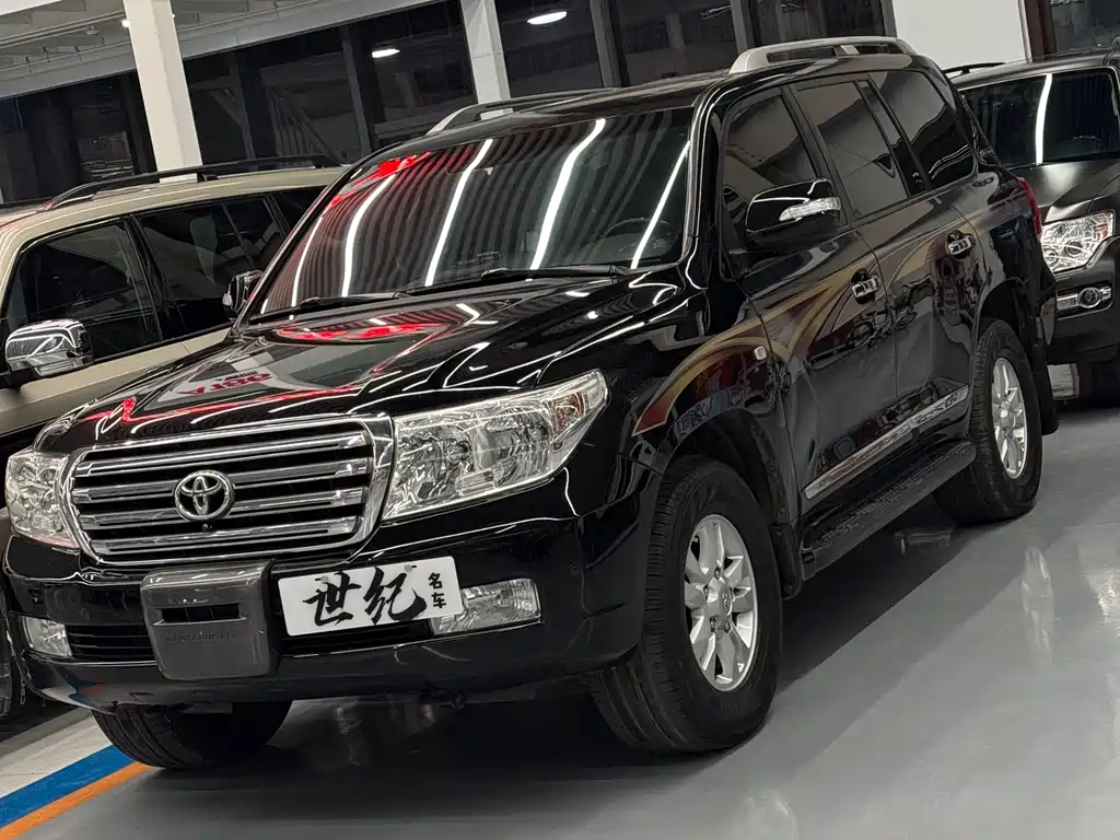 Toyota Land Cruiser 2012 — фото 1