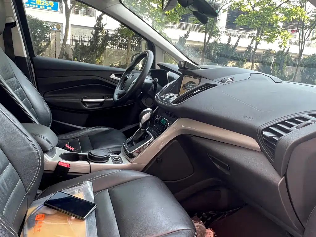 Ford C-MAX 2017 — фото 13