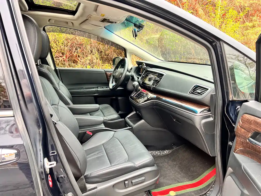 Honda Odyssey 2017 — фото 13