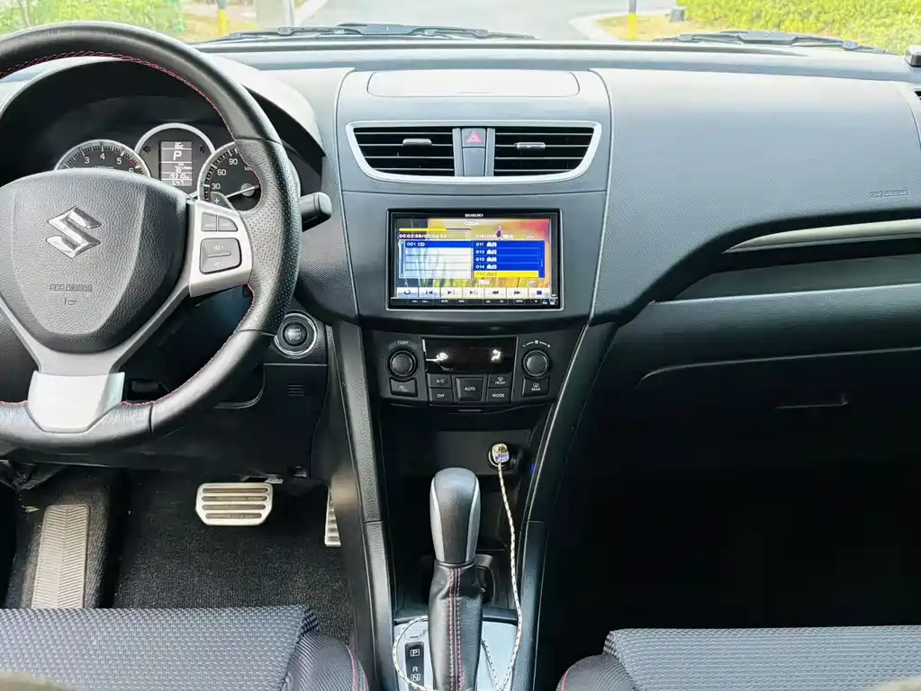 Suzuki Swift 2015 — фото 15