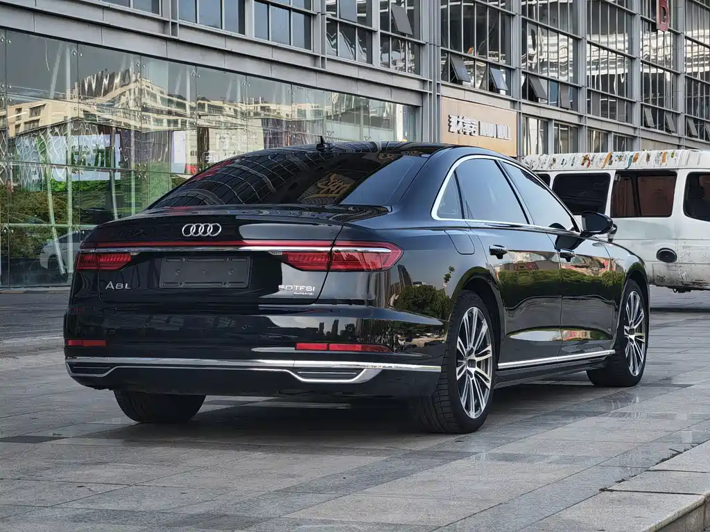 Audi A8 2020 — фото 3