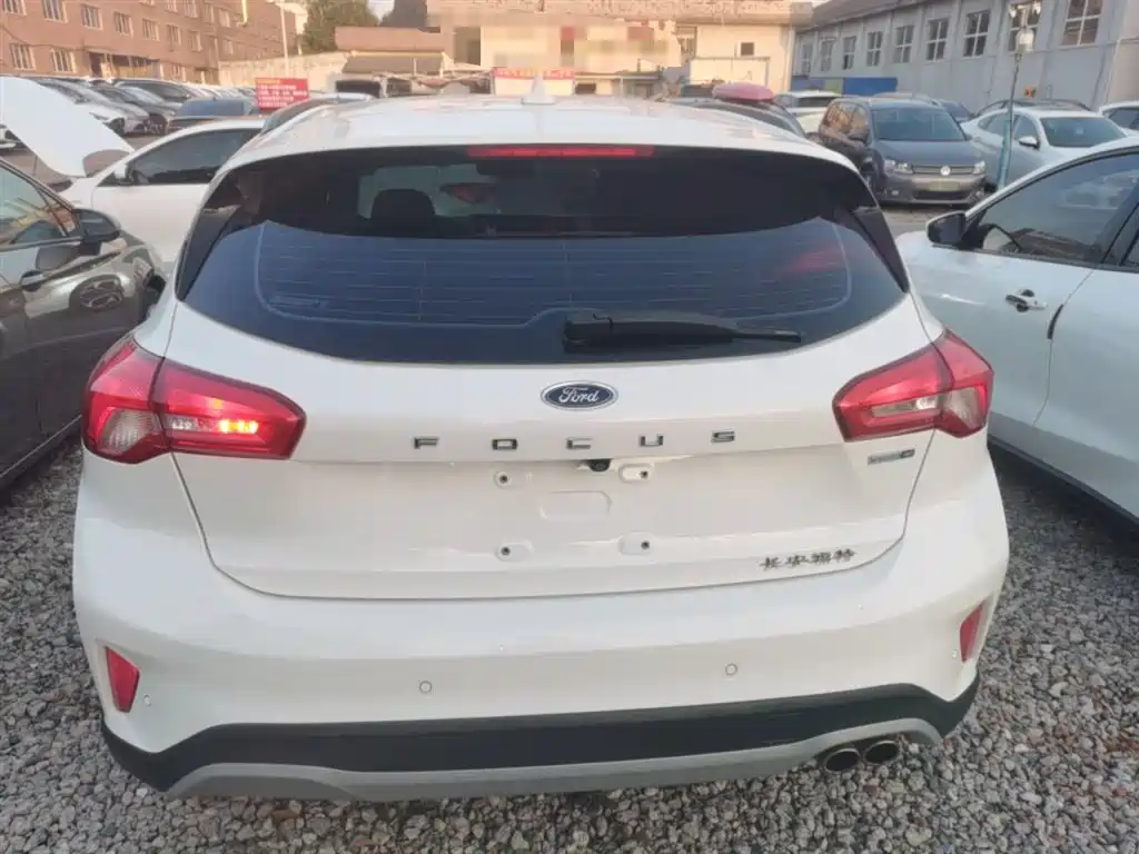 Ford Focus Active 2020 — фото 22