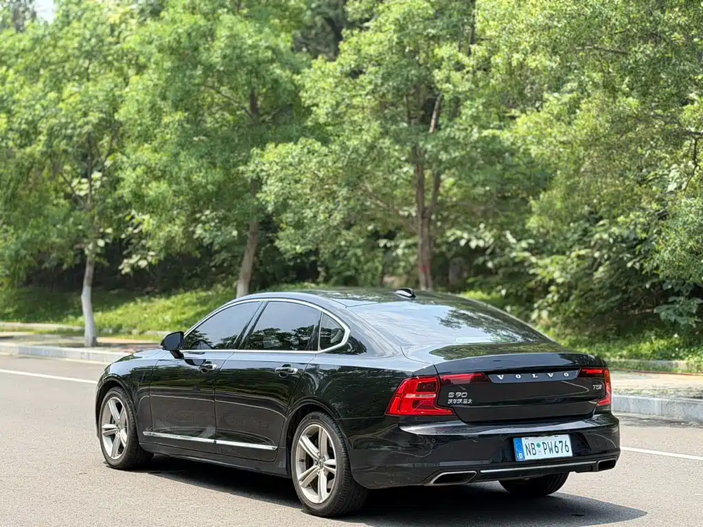 Volvo S90 2019 — фото 12