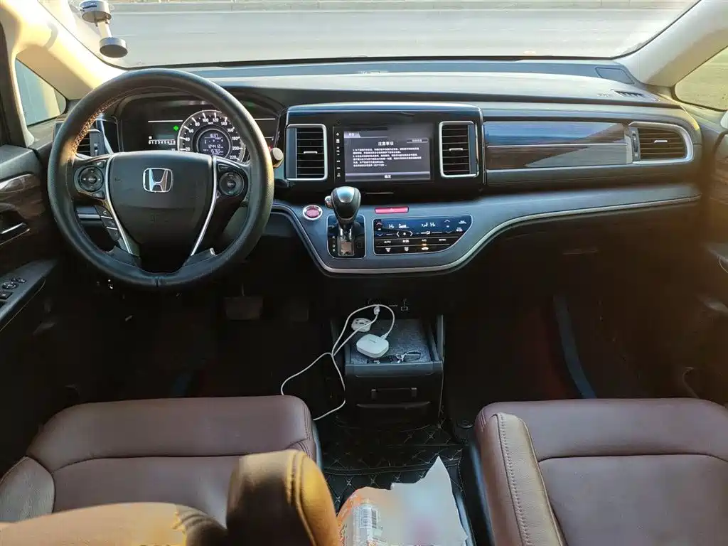 Honda Elysion 2017 — фото 12