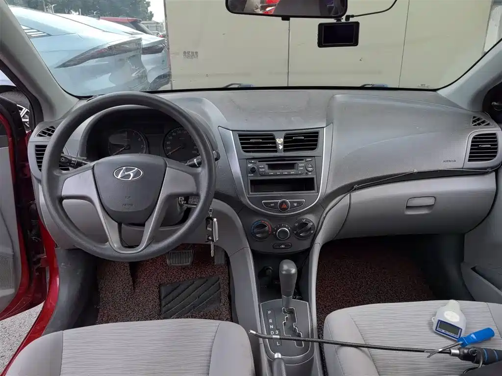 Hyundai Verna 2014 — фото 10