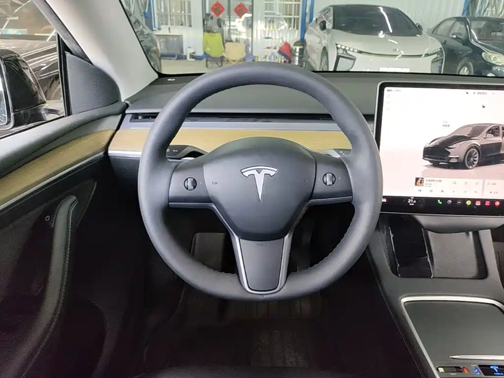Tesla Model Y 2023 — фото 7