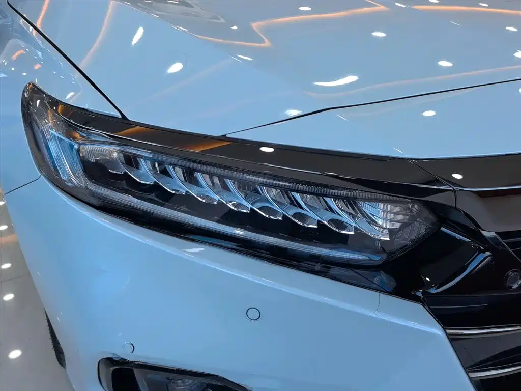 Honda Accord 2022 — фото 19