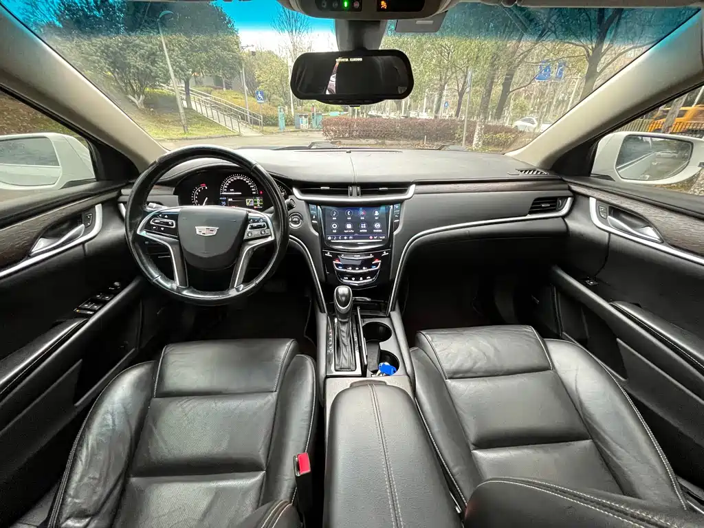 Cadillac XTS 2018 — фото 14