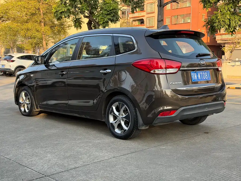 Kia Carens 2016 — фото 10