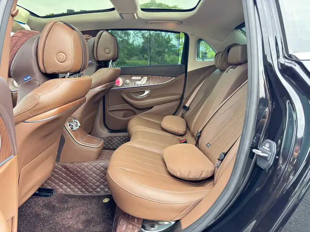 Mercedes-Benz E-Class 2022 — фото 12