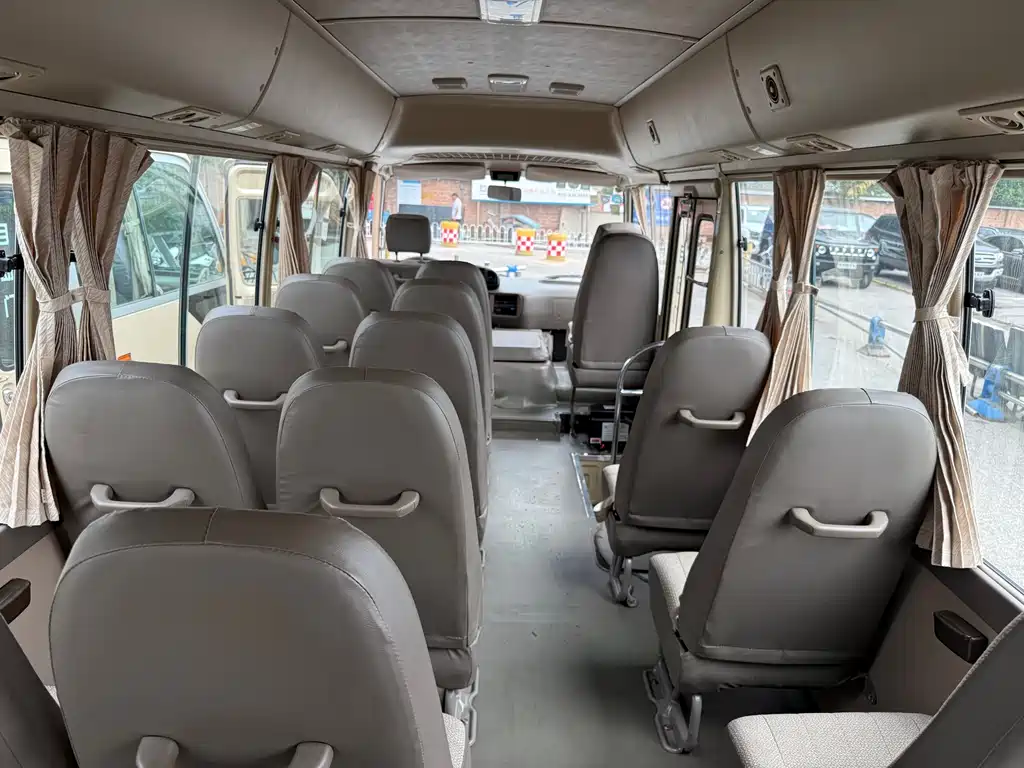 Toyota Coaster 2009 — фото 23