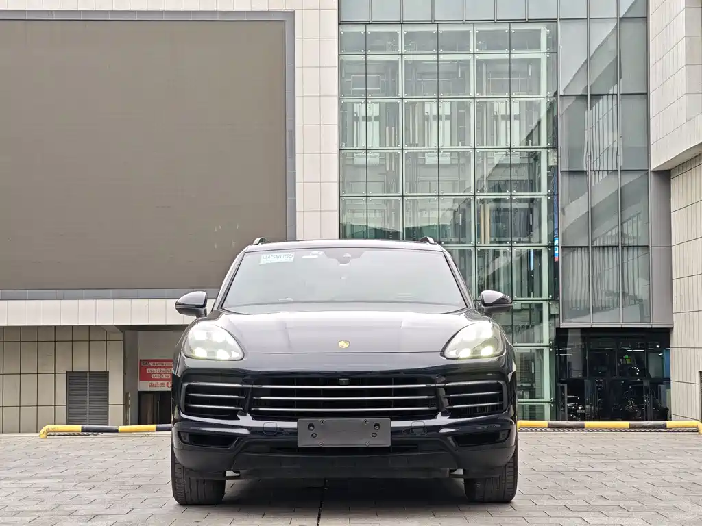 Porsche Cayenne Hybrid 2020 — фото 5